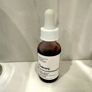 The Ordinary AHA 30% + BHA 2% Exfoliating
Peeling Solution